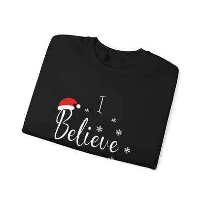 Crewneck "I Believe in Magic" Christmas Sweatshirt - In Style Chics Boutique