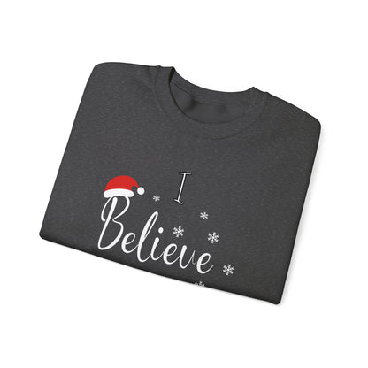 Crewneck "I Believe in Magic" Christmas Sweatshirt - In Style Chics Boutique