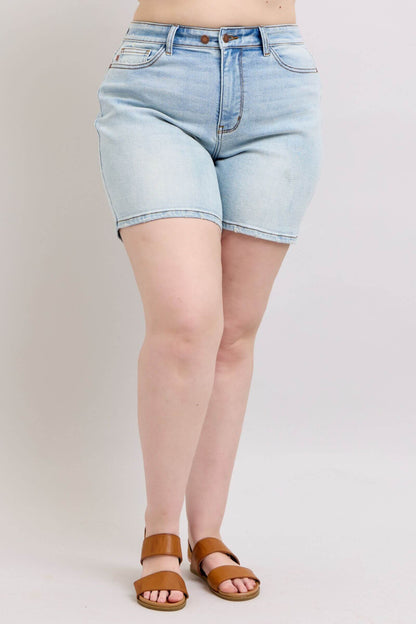 Judy Blue Light Wash 2 Button Denim Shorts with Pockets - Dad Shorts - In Style Chics Boutique Women's Juniors Plus Size Apparel Online 