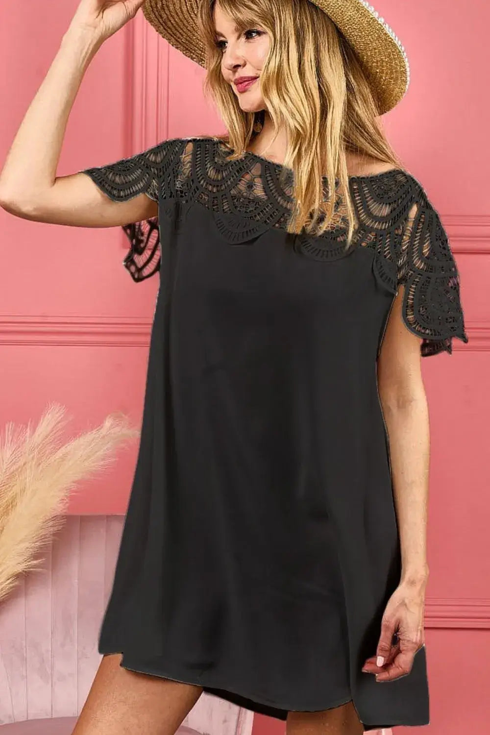 Crochet Lace Yoke Detailed Wrinkled Black Dress
