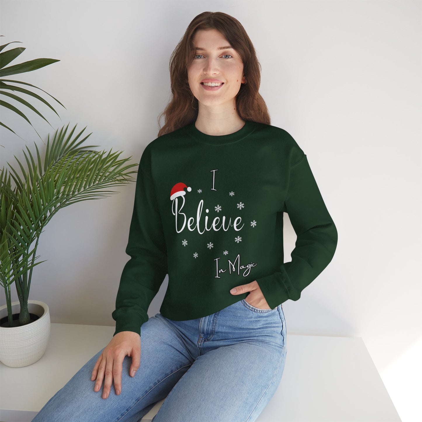 Crewneck "I Believe in Magic" Christmas Sweatshirt - In Style Chics Boutique