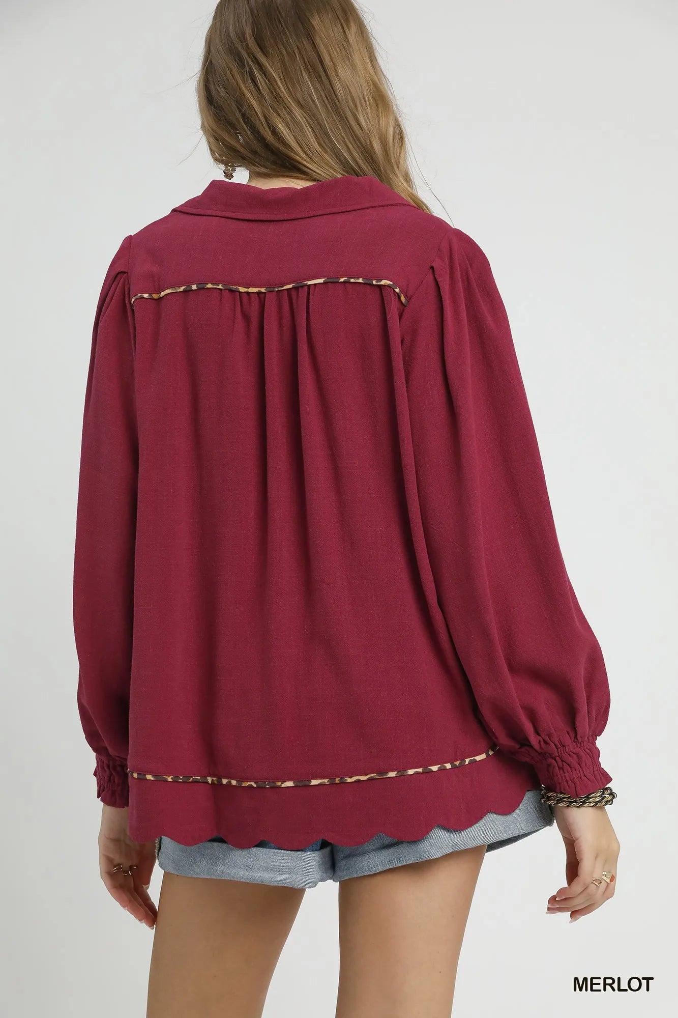 Linen Blouse Scallop Hem with Contrast Trim at In Style Chics Boutique 