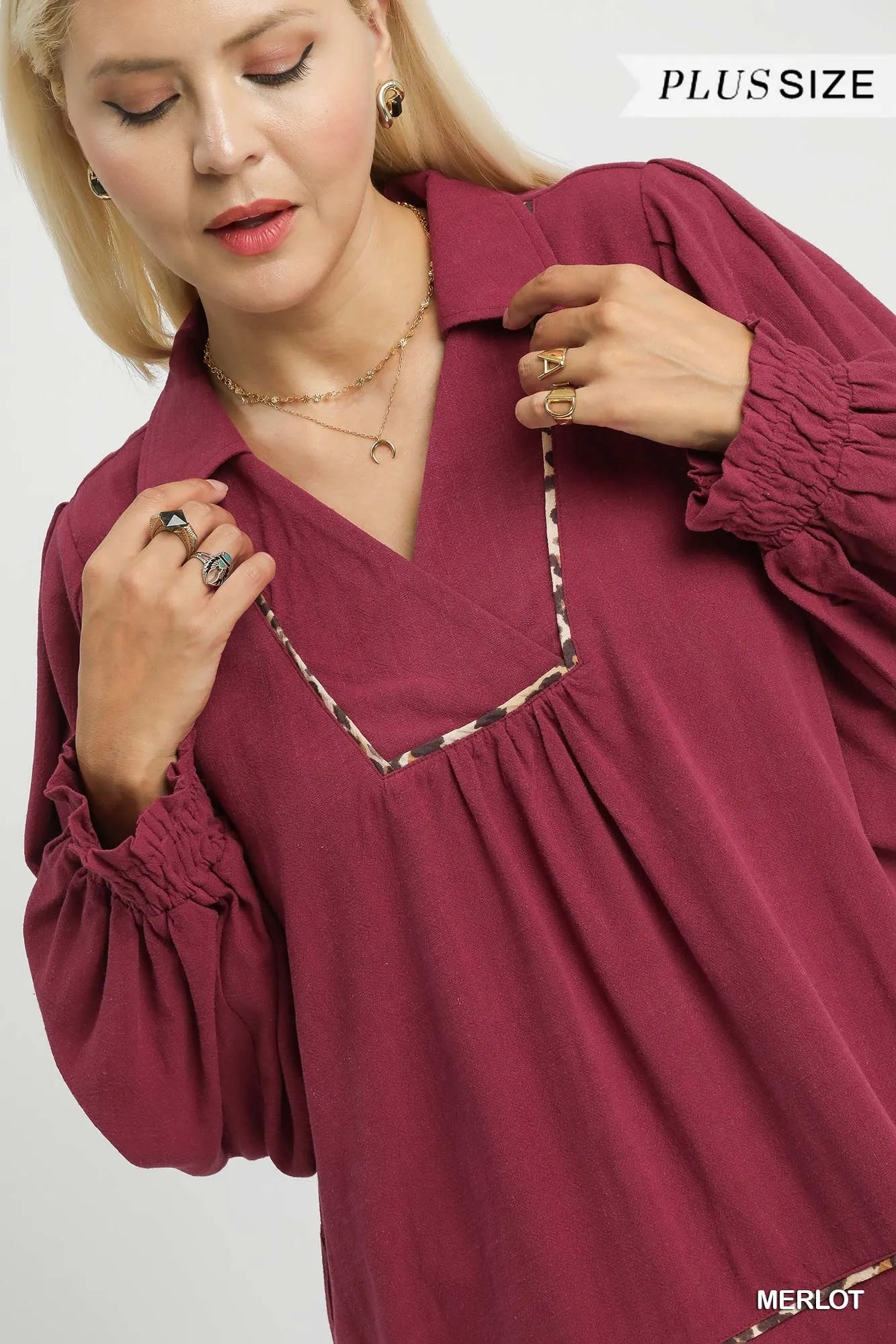 Linen Blouse Scallop Hem with Contrast Trim at In Style Chics Boutique 