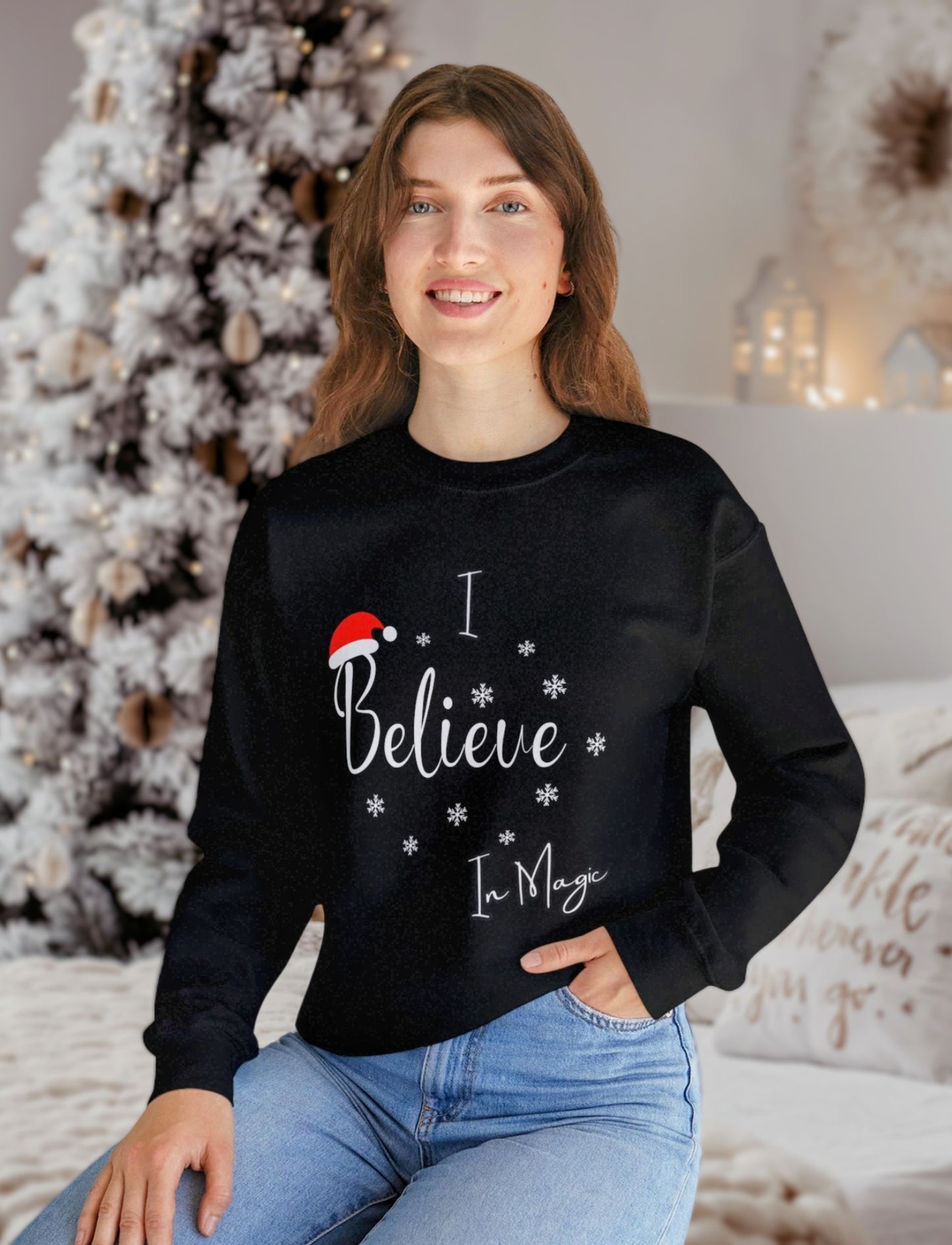 Crewneck "I Believe in Magic" Christmas Sweatshirt - In Style Chics Boutique